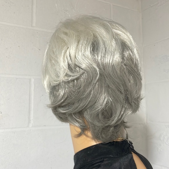 NWT 10” white silver platinum wavy short ombré white dimension men or unisex wig - Picture 8 of 15